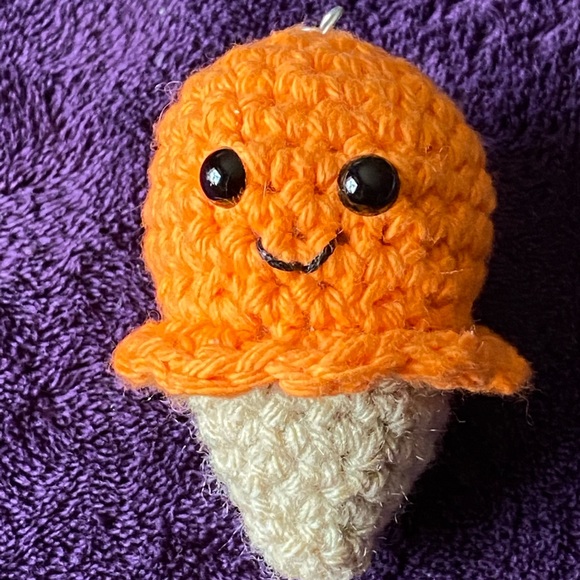 Orange Ice Cream cone crochet handmade keychain - Picture 3 of 3